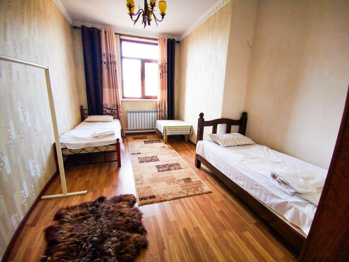 Kurak Homestay Bishkek Habitación foto